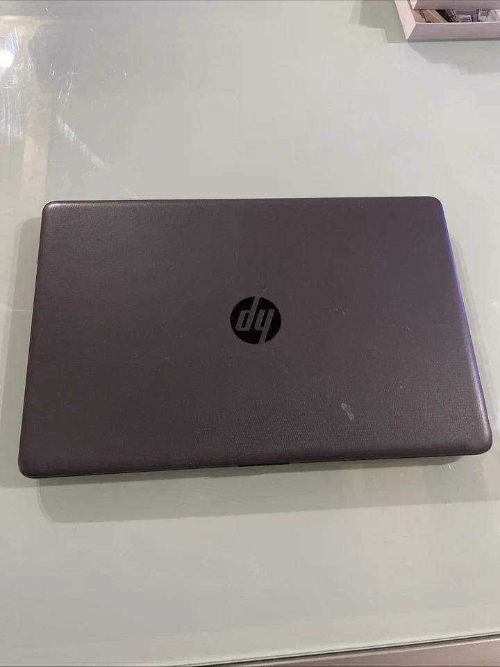 HP 255 G7 15,6" (AMD A4-9125, 2.30GHz, 4GB RAM, 256GB SSD) Laptop - Nero/Argento - Immagine 2 di 3