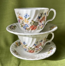 Pair of Aynsley Cottage Garden Tea Coffee Cups and Saucers Fine Bone China