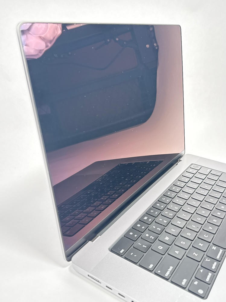 Apple MacBook Pro 16in 2021 M1 Pro 16GB 512GB SSD Space Gray