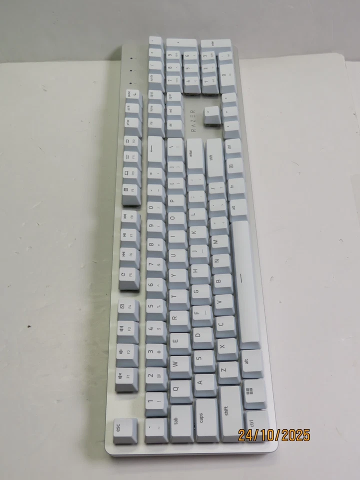 Razer Pro Type Ultra Full Sized Wireless Mechanical Silent Linear Switch NO BOX - Image 3 of 4