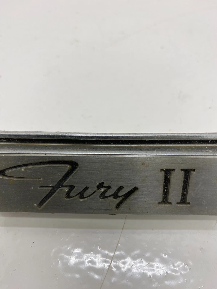 1966 年普利茅斯 Fury II 烤架徽章 Mopar 前饰装饰成型徽章 — 第 4/4 张图片