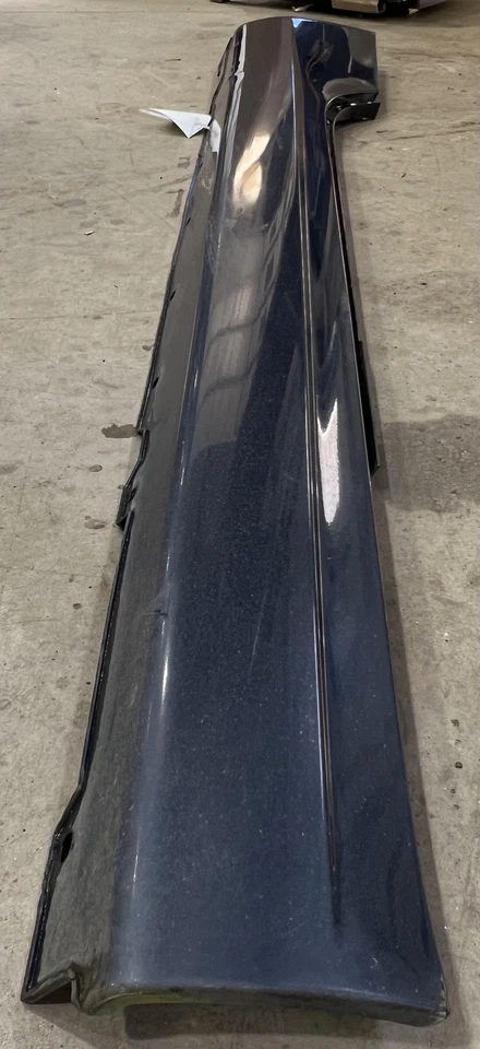 07-15 Jaguar XK XKR basculante moldeado faldón lateral derecho lado del pasajero OEM JLM21878XXX Foto 4 de 4