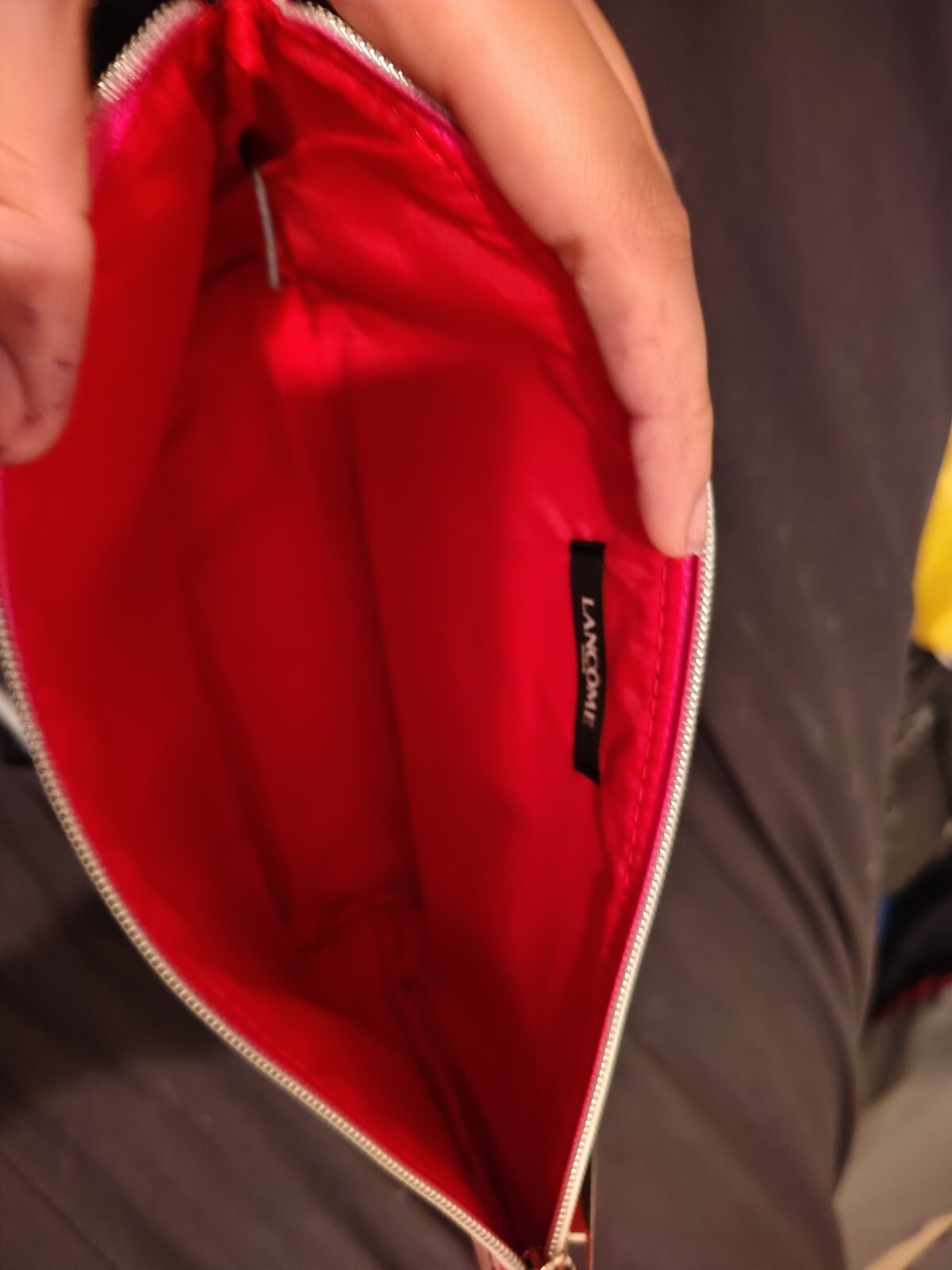 Portable Cosmetic Organizer Bag for Travel and Everyday Use-image