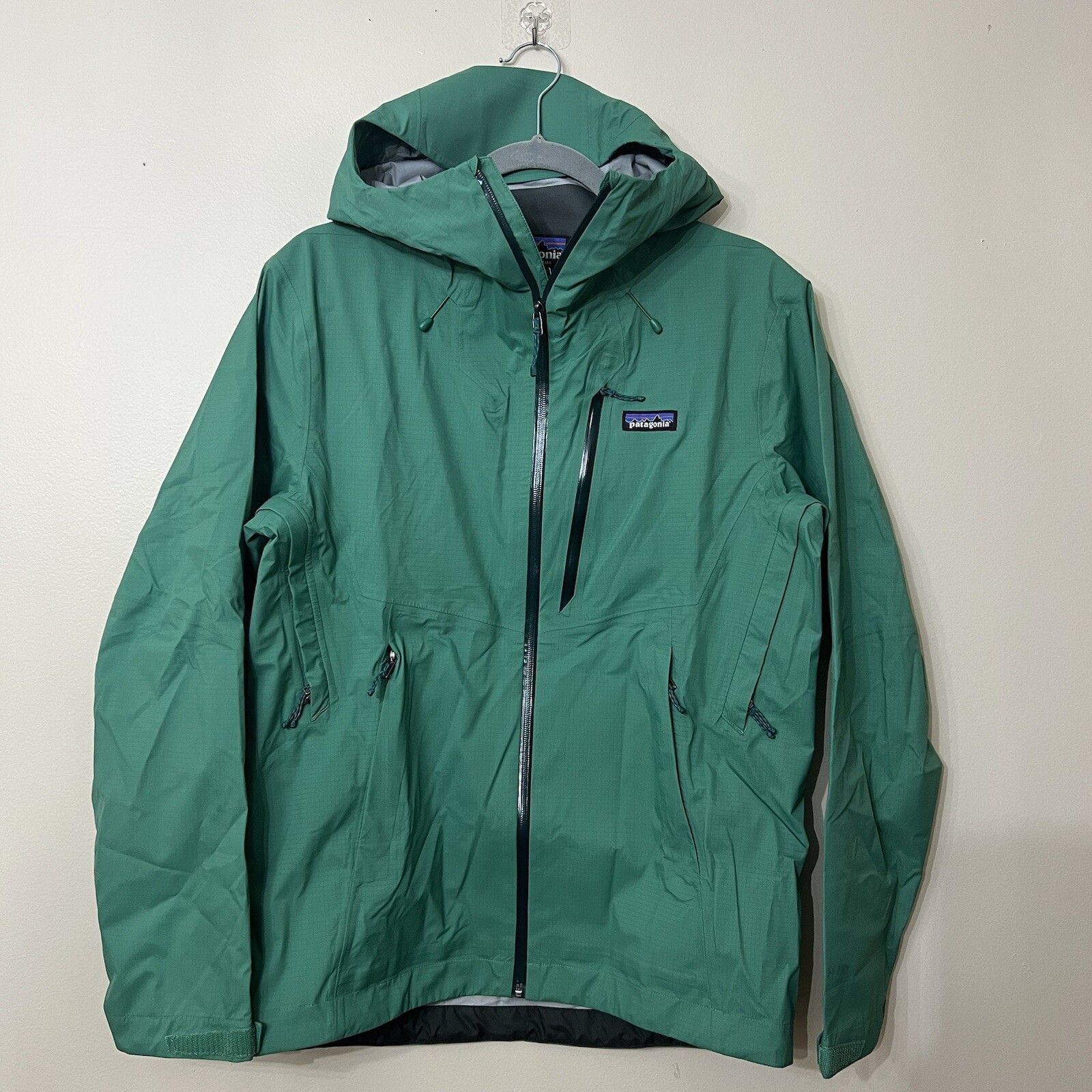 IRREGULAR Patagonia Granite Crest Rain Jacket Men's Small Gather Green NWT