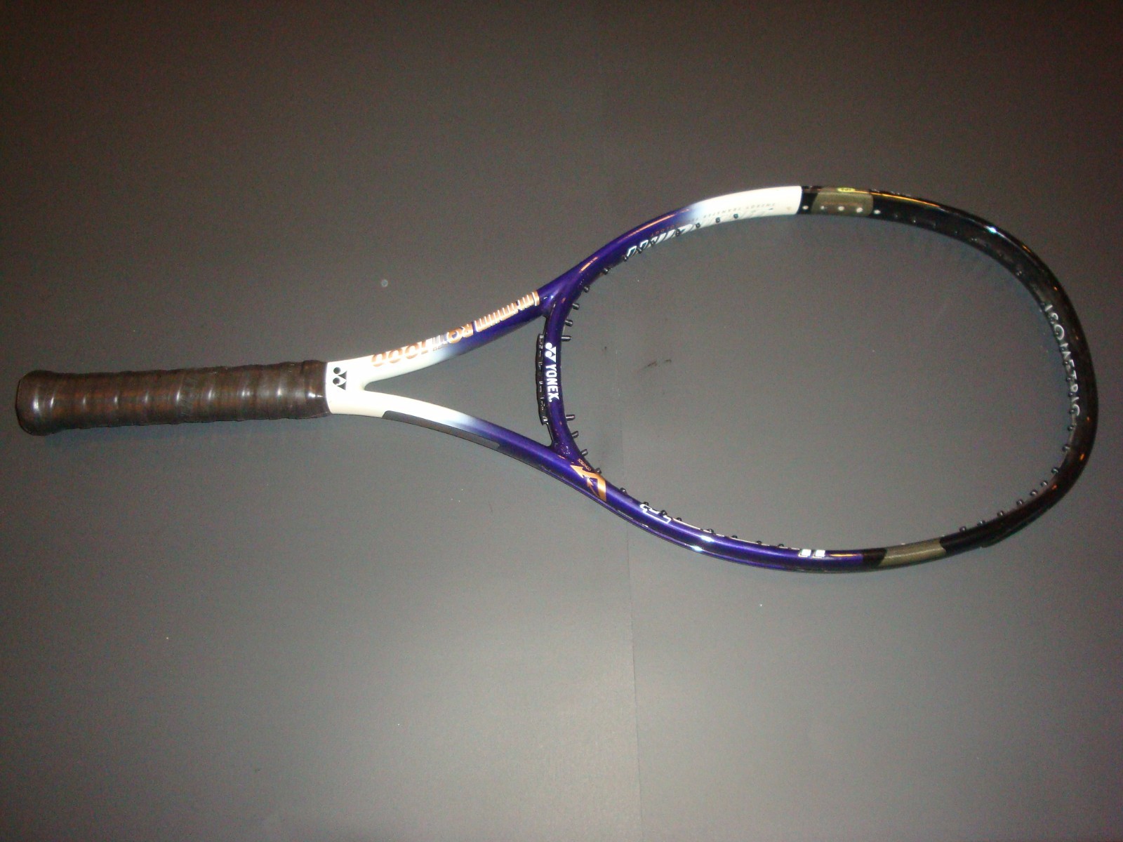 YONEX  ULTIMUM RQ TI 1000 -4" /GRIP-0   can be resized, (NEW