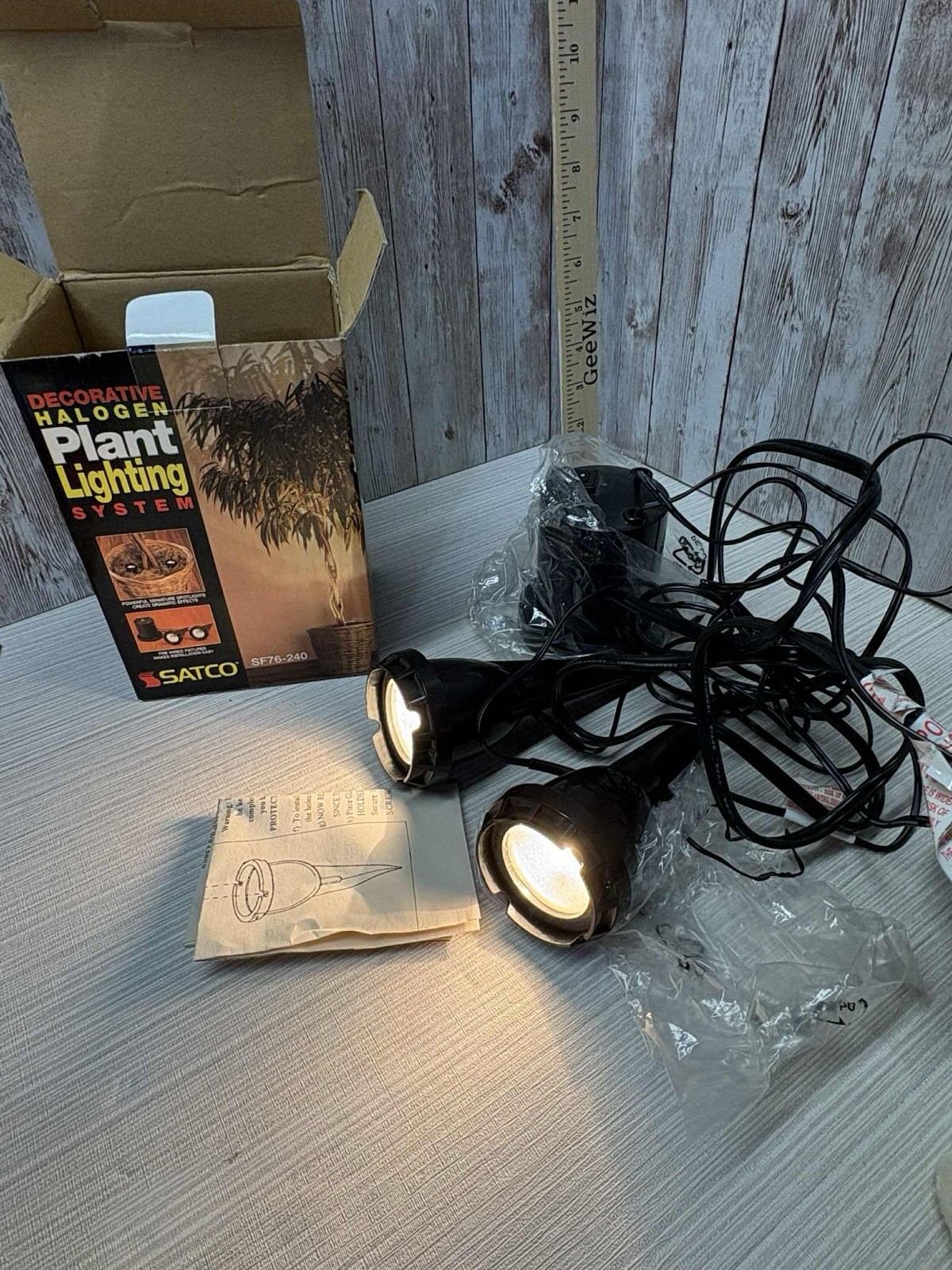 Satco Decorative Halogen Plant Lighting System with 2 Spotlights Vtg . FREE SHIP