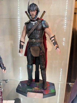 Hot Toys MMS445 Thor: Ragnarok Gladiator Thor Deluxe Version   Complete w/ Box