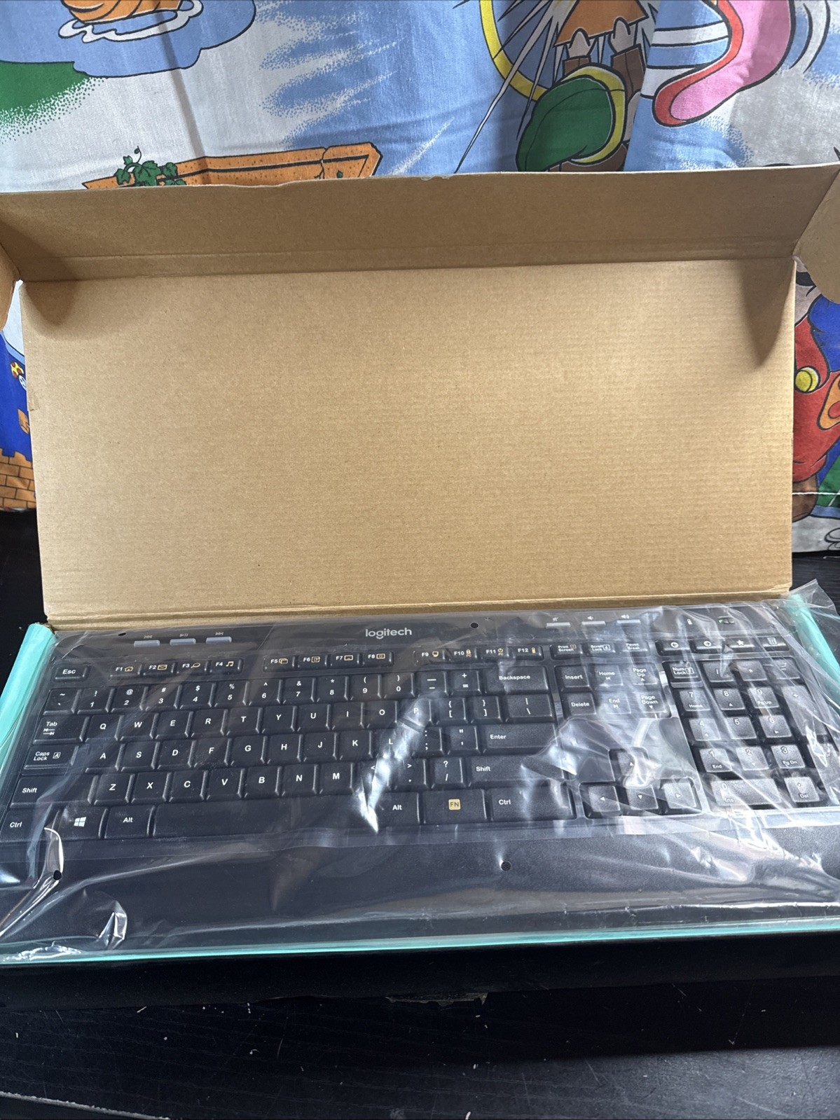 Logitech 920-002553 MK520 Advanced Wireless Control Missing 