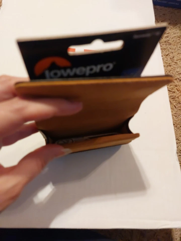 NEW Lowepro Sorrento 20 Camera Case w/Suede Lining Black - Image 3 of 4