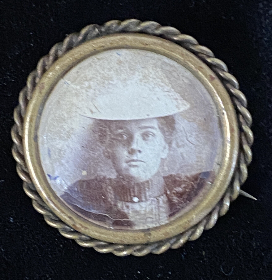 Antique Art Woman W Hat Photo Portrait Mourning Memento Mori Pin Brooch