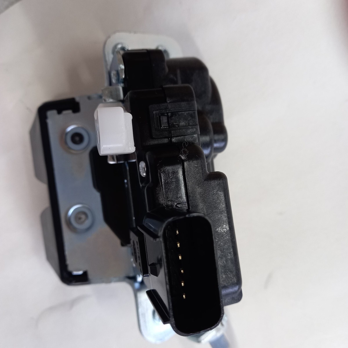 2019-2022 Hyundai Palisade Genuine 81800S1100 Tail Gate Lock Power