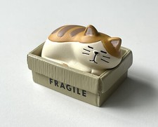 Japanese style resin sleeping cat in its sleeping bed box (cat is not fixed)盒子貓