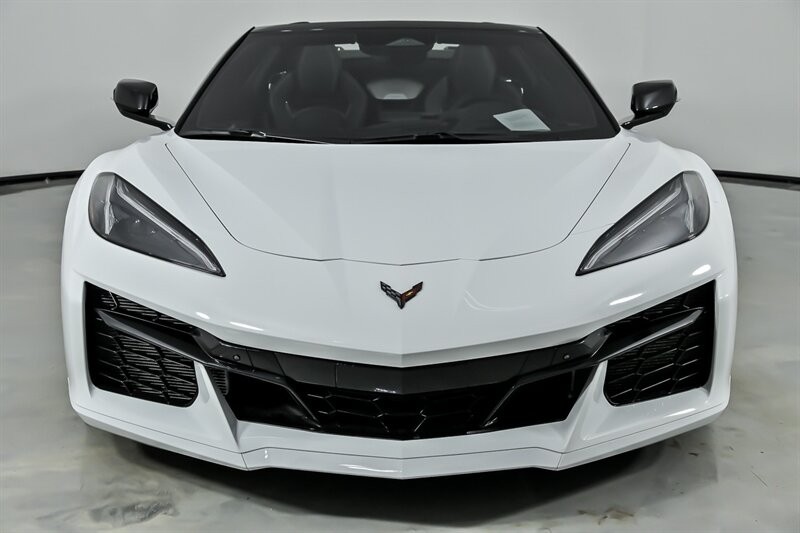 2024 Arctic White Chevrolet Corvette   | C8 Corvette Photo 4