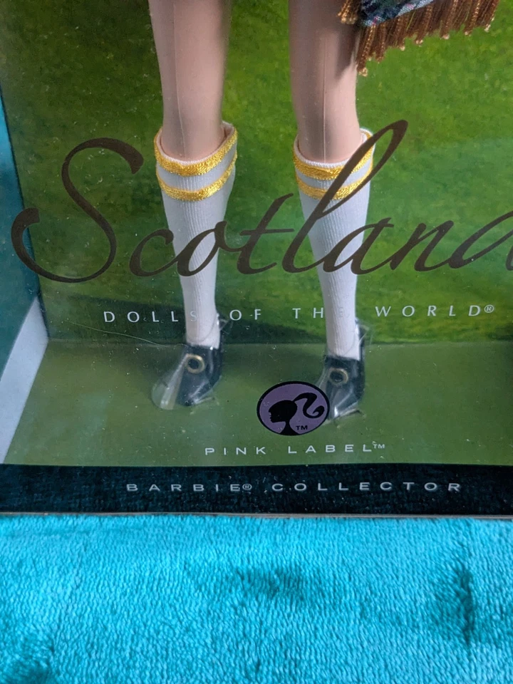 2008 Pink Label куклы мира коллекции Шотландии Барби N4973 новый в коробке NRFB - Изображение 4 из 4