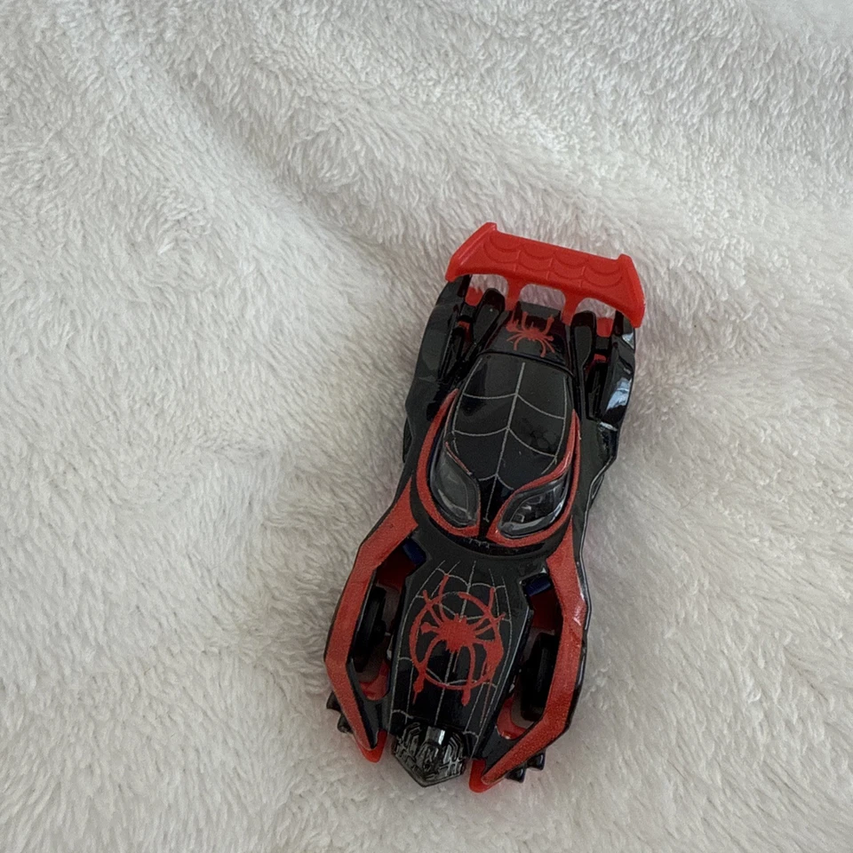 Spider-man Miles Morales Hot Wheels Marvel Spidery Personaje Coche Vengadores 1:64 Foto 3 de 4