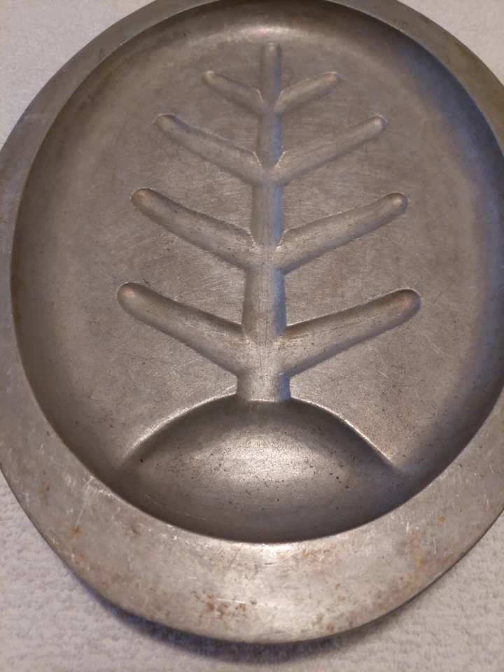 Plato de chisporroteo de aluminio fundido de 14,5” ovalado para hornear pescado con pies de colección.  d1 Foto 2 de 4