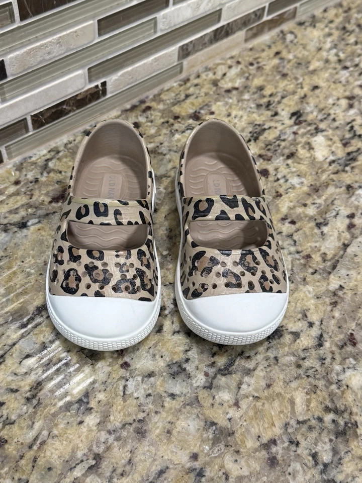 Old Navy Toddler 7T Leopard Sandals Slip On Water Shoes - Image 2 of 4