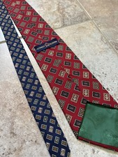 Tommy Hilfiger Vintage Silk Geometric Pattern Tie Red Blue Green Crest Medallion