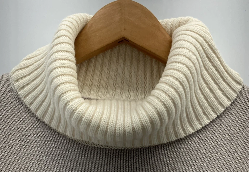 Suéter feminino Garnet Hill color block XL cinza acastanhado creme gola alta relaxado - Imagem 2 de 4