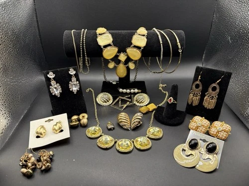 Stylish Vintage Gold-Tones  Costume Jewelry Lot of 31 Pieces