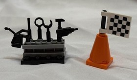 LEGO 8486 - Cars: Mack's Team Truck, complete set with instruction manual