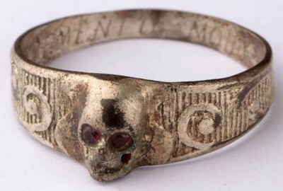 Ring Skull bones Remember to die signet Memento mori engraving  Antique amulet