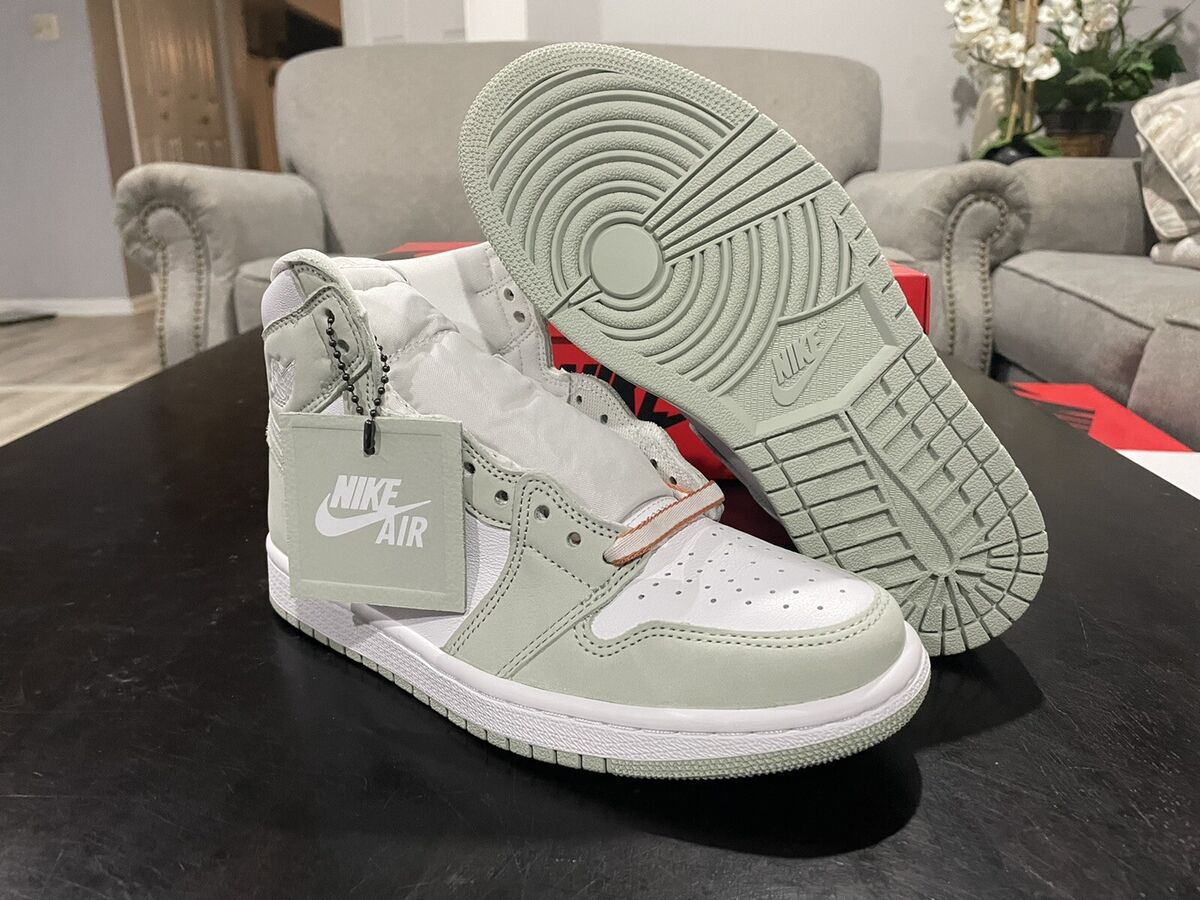 Size 7   Womens WMNS Nike Air Jordan 1 Retro High OG Seafoam CD