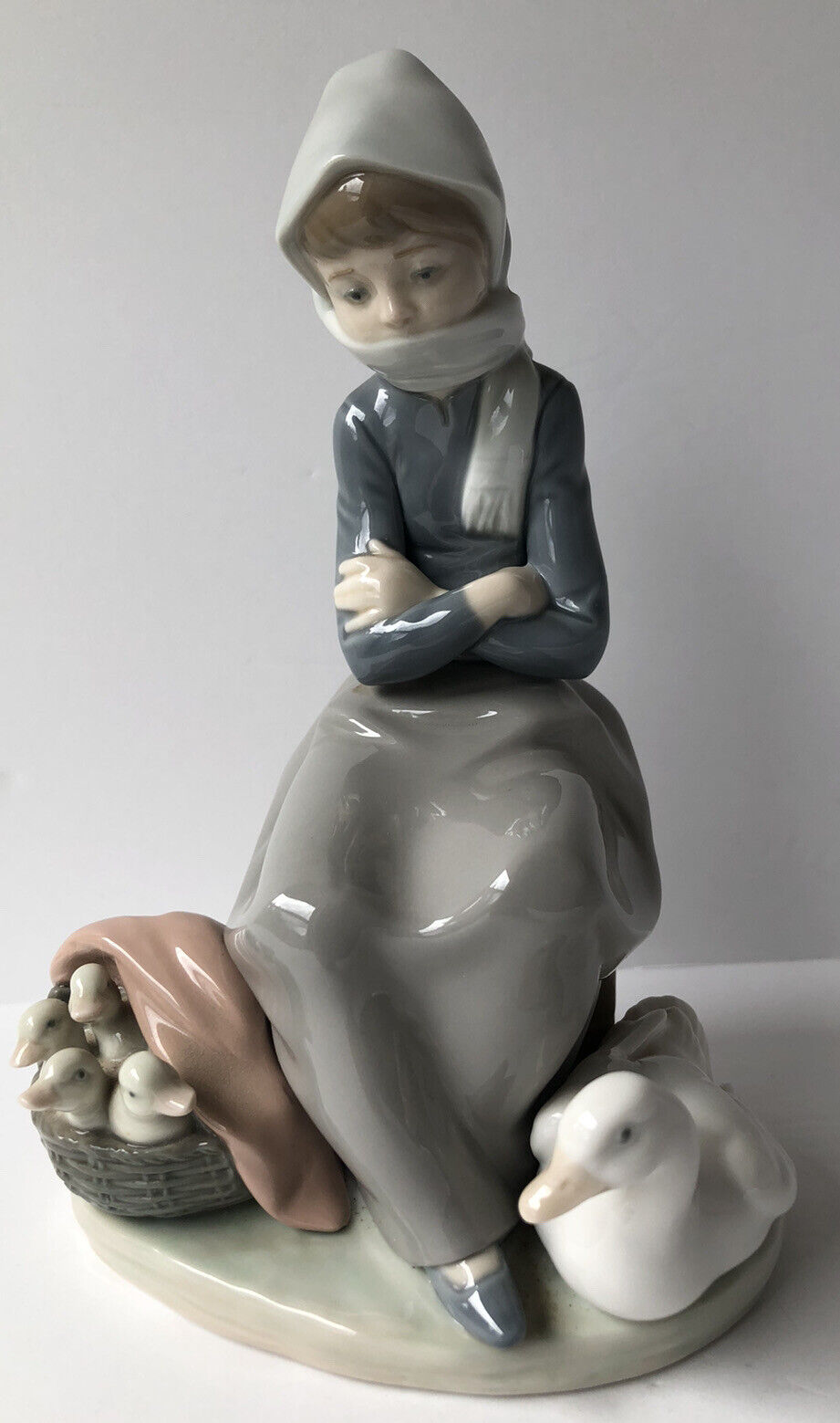 Lladro Figurine Daisa Girl Sitting with Geese #1267 China Porcelain Wyprzedaż, klasyczny