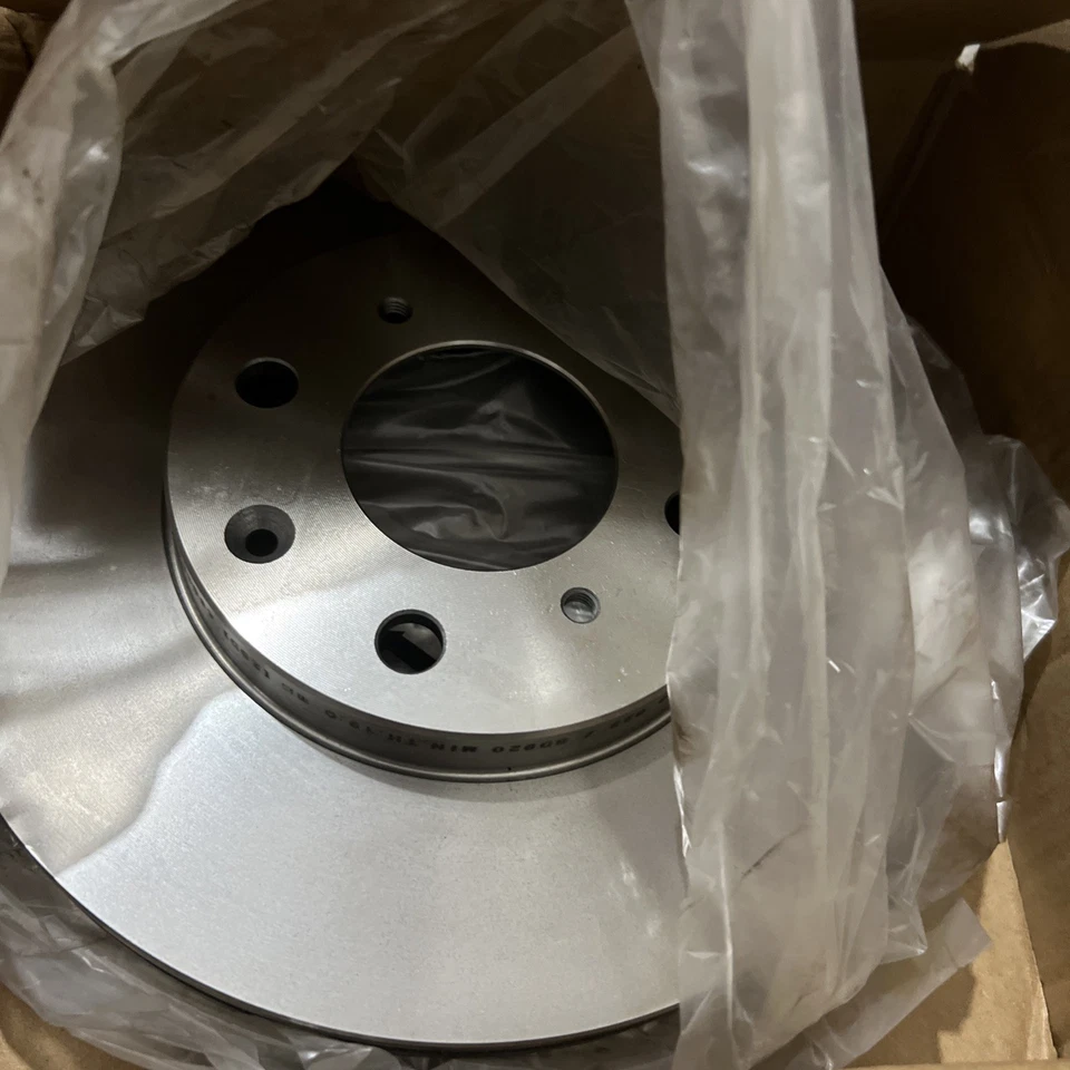 2x Honda Bosch Car Front Brake Discs New Original Packaging | 0986479033 BD920 - Image 3 of 4