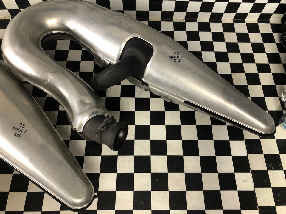 1998 + Ski-Doo Mach Z 800 700 CK3 Grand Touring NOS triple escape tubo afinado Foto 4 de 4