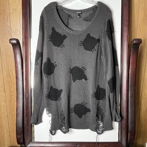 Torrid Distressed Gray Knit \u0026 Black Cat 