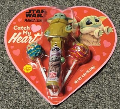 Star Wars Mandalorian Catch My Heart Pop Ups Lollipop Holder with 2 Suckers