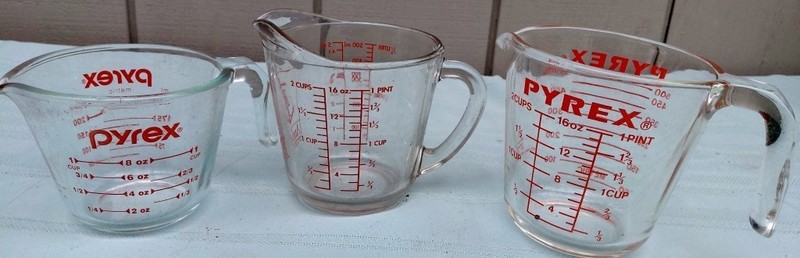 COLLECTION (3) PYREX MEASURING CUPS 2C 500ML, 1C 250 ML, ANCHOR HOCKING 2C 500ML