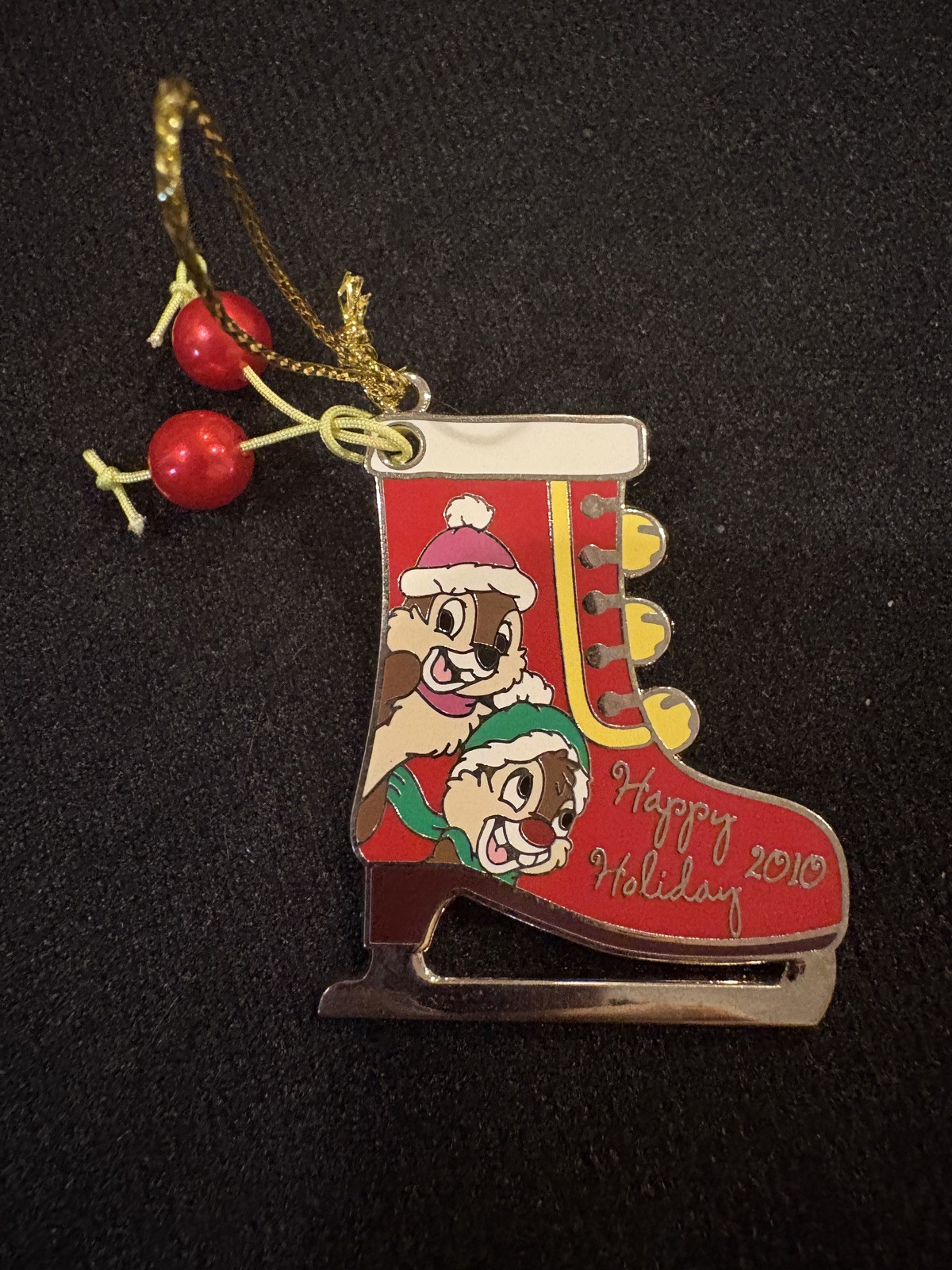 Disney Pin - WDW - Ice Skate Ornament - Chip n Dale Happy Holiday 2010 81151 LE