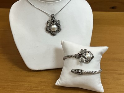 Sarda Sterling Granat Perlen Scharnier Manschette Armband & Halskette Floral verziert