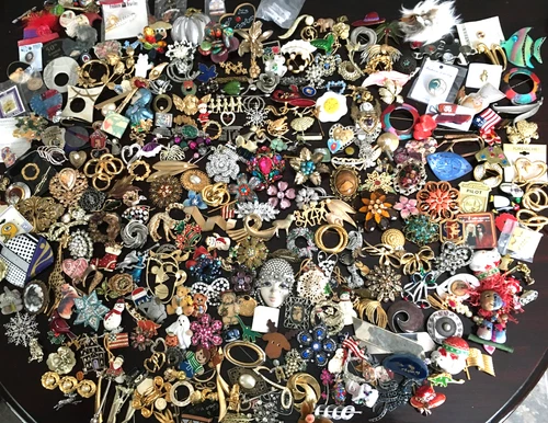 310+ Vintage Costume to Fashion Jewelry HUGE Lot Enamel Rhinestone Brooch Pin