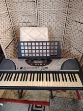 Yamaha keyboard PSR 240 with power lead
