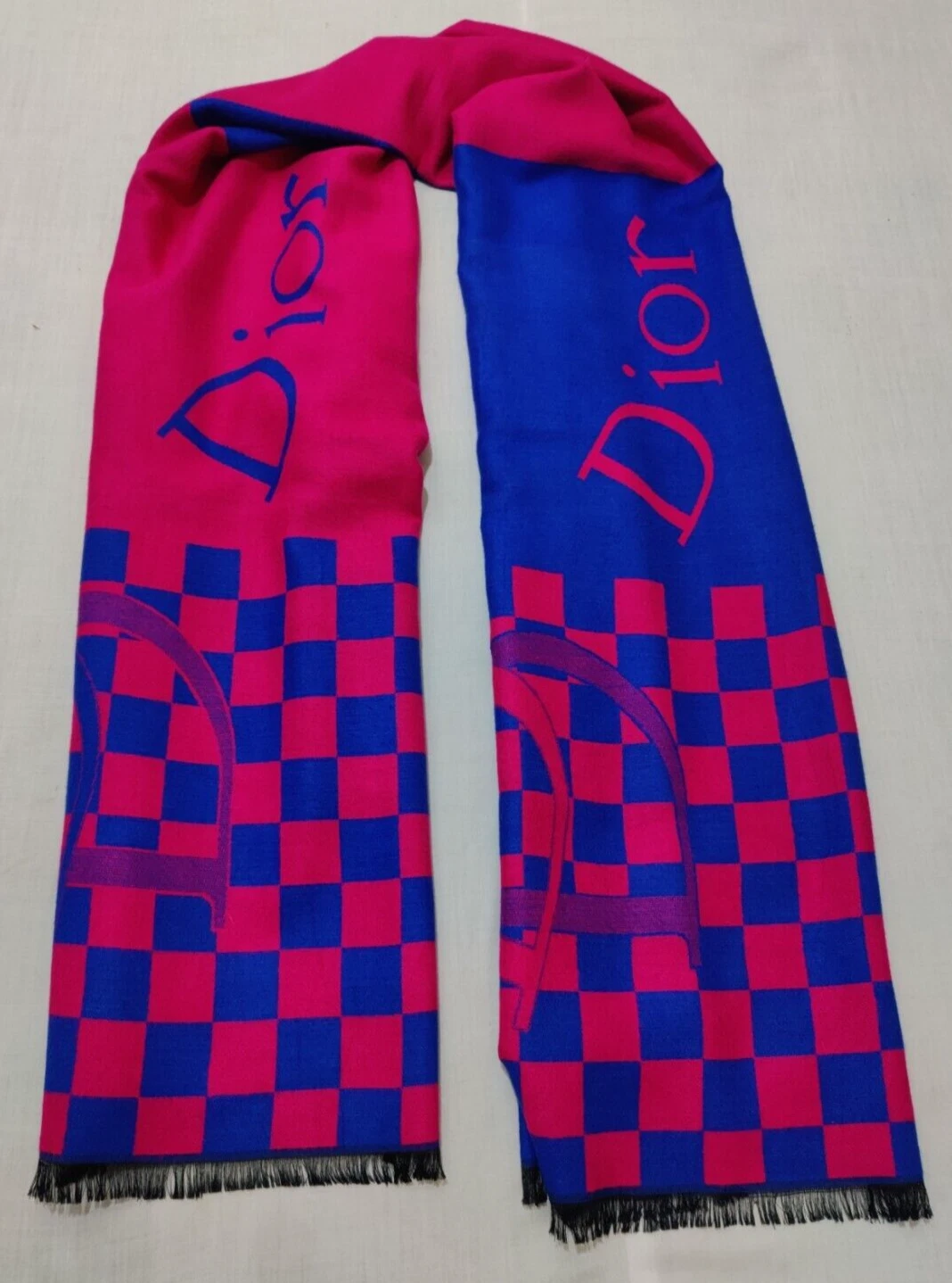 Authentique Christian Dior écharpe châle étole multicolore logo Dior silencieux unisexe