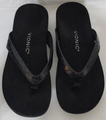 Brand New in Box Vionic Women's Dillon Sandals Black Emb Croc 9.5 M
