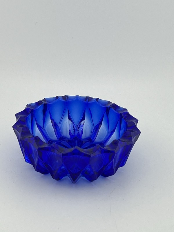 Vintage 4 1/2” Round Cobalt Blue Pressed Glass Bowl Star Burst Design 