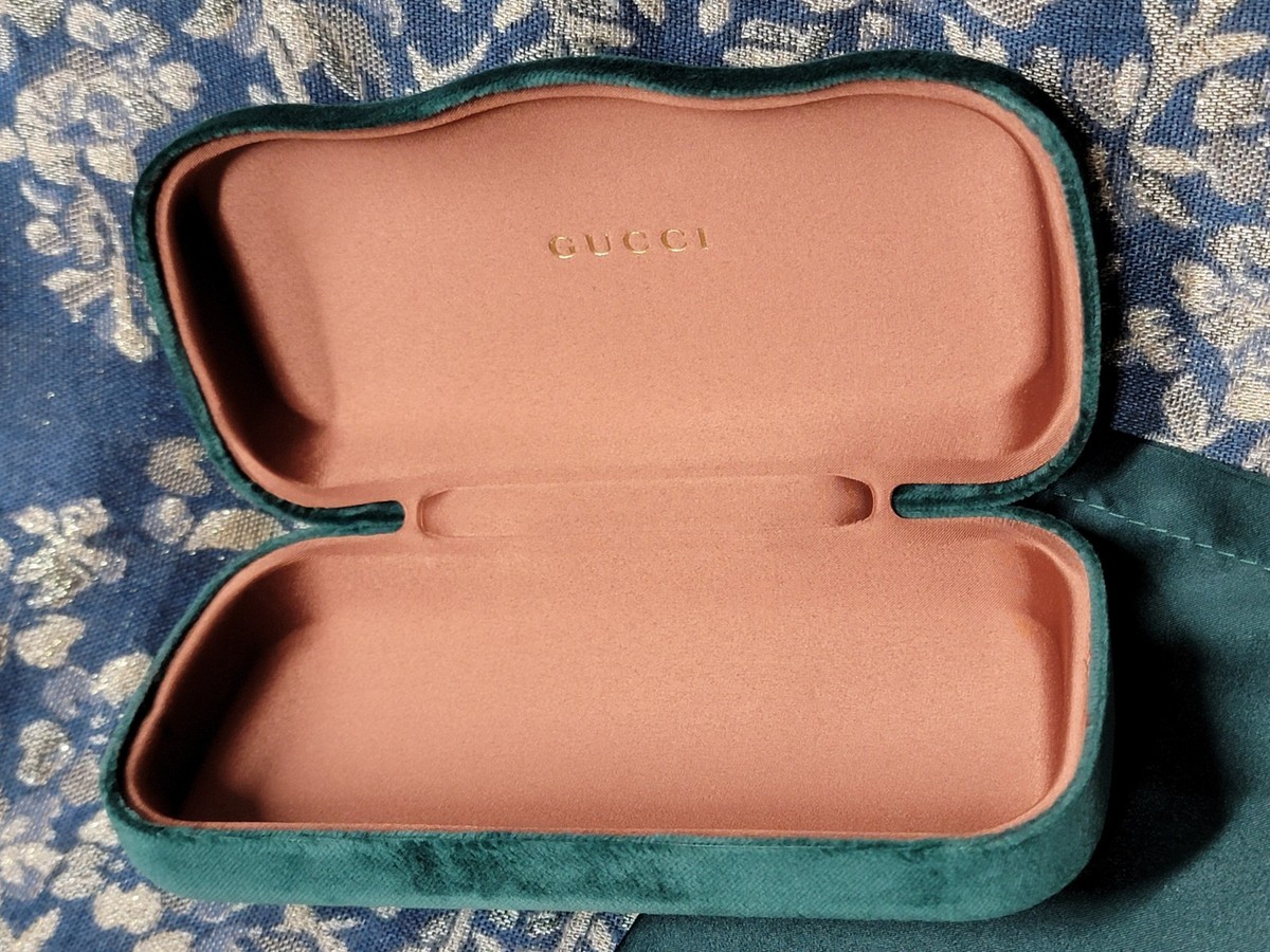GUCCI Velvet Clamshell Storage Case Sunglasses Eyeglasses  display picture 3