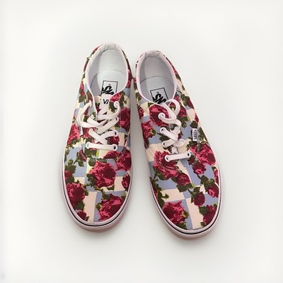 VANS Womens Doheny Checker Roses Low Skate Shoe Size 11 Lace Floral Canvas