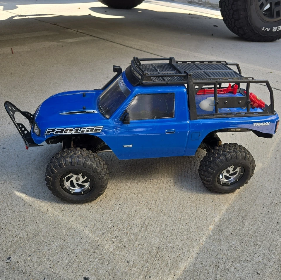 TRAXXAS TRX4  4x4 2 Speed  with SPORT BODY  - Image 3 of 4
