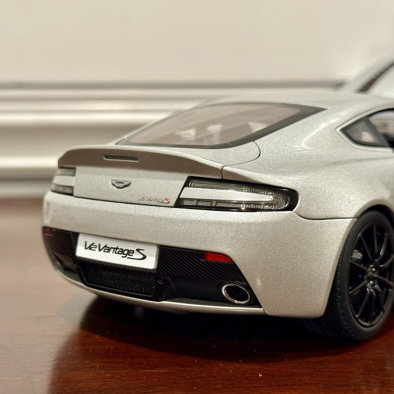 AUTOart Aston Martin V12 Vantage S Silver 1/18 Scale Diecast Model
