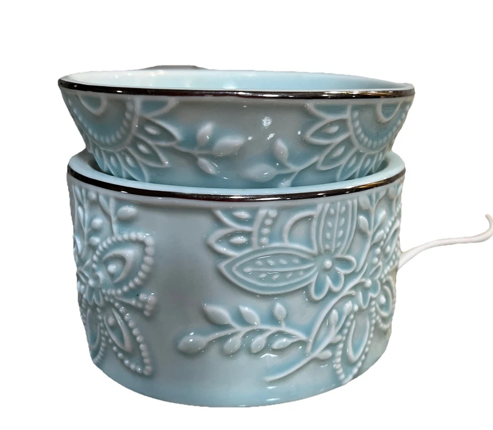 Calentador de cera de porcelana azul Scentsy Isabella retirado Foto 3 de 4