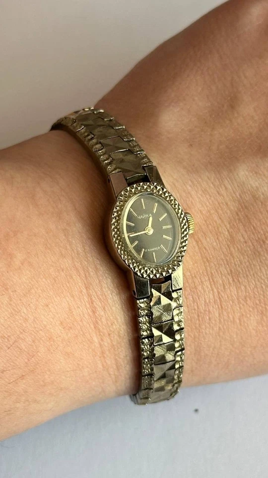 Reloj Chaika Mujer Vintage URSS - Esfera Negra, 17 Joyas, Reparado, Funciona Foto 2 de 4
