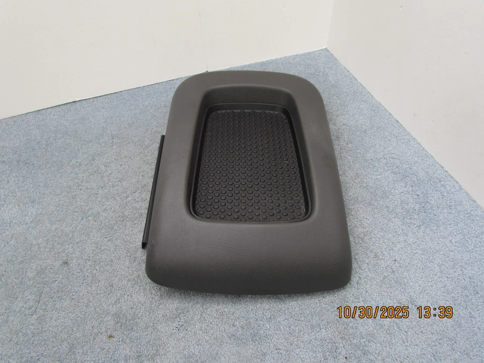 03-06 CHEVY SILVERADO AVALANCHE TAHOE SIERRA YUKON CENTER CONSOLE LID & MAT - Изображение 3 из 4
