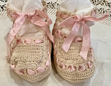 VINTAGE 1920's IVORY CROCHET BABY SHOES W/ PINK SATIN RIBBON