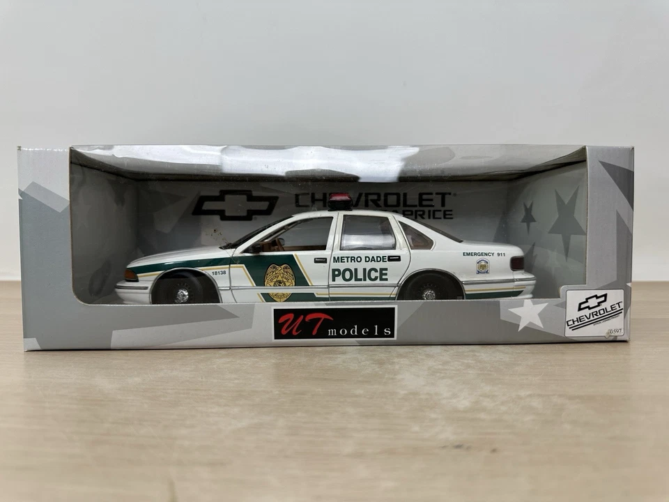 UT Models 1996 Chevrolet Caprice Metro Dade Florida Police 1/18 Diecast Car - Image 2 of 4
