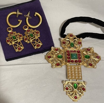 Avon Elizabeth Taylor Katharina Cross Pendant Brooch Pin